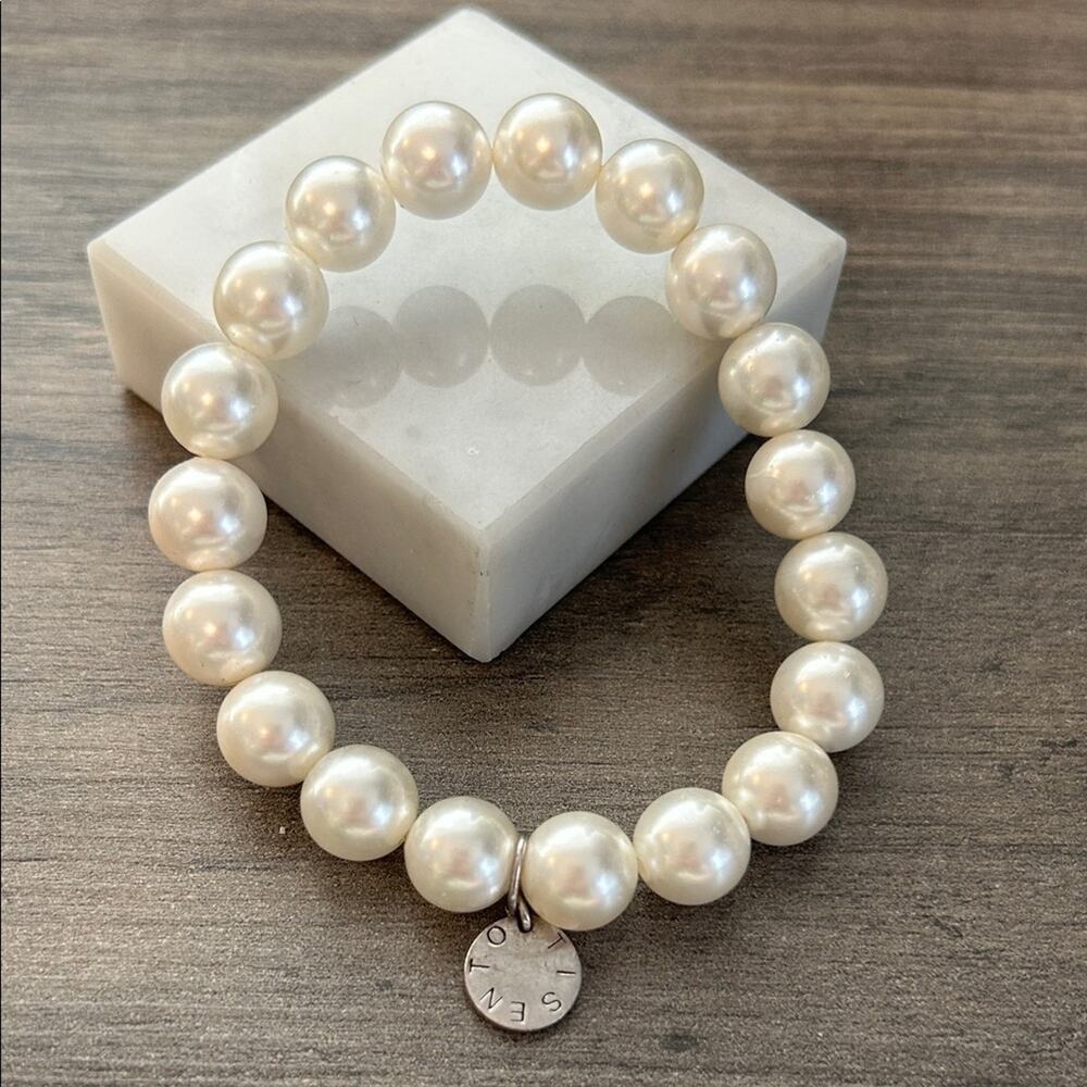 Ti Sento White Pearl Beaded Bracelet #C103. Stretch size 6.25 without stretch